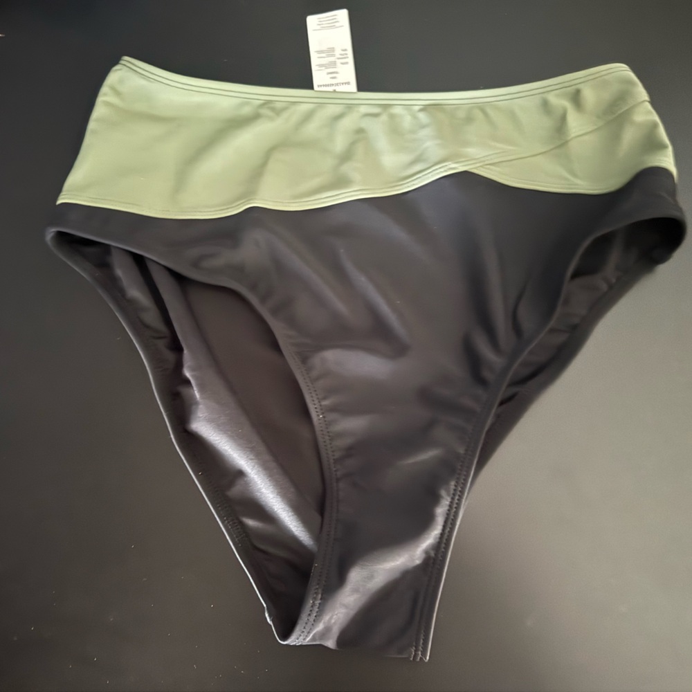 Cupshe Black and Green Bikini Swimwear